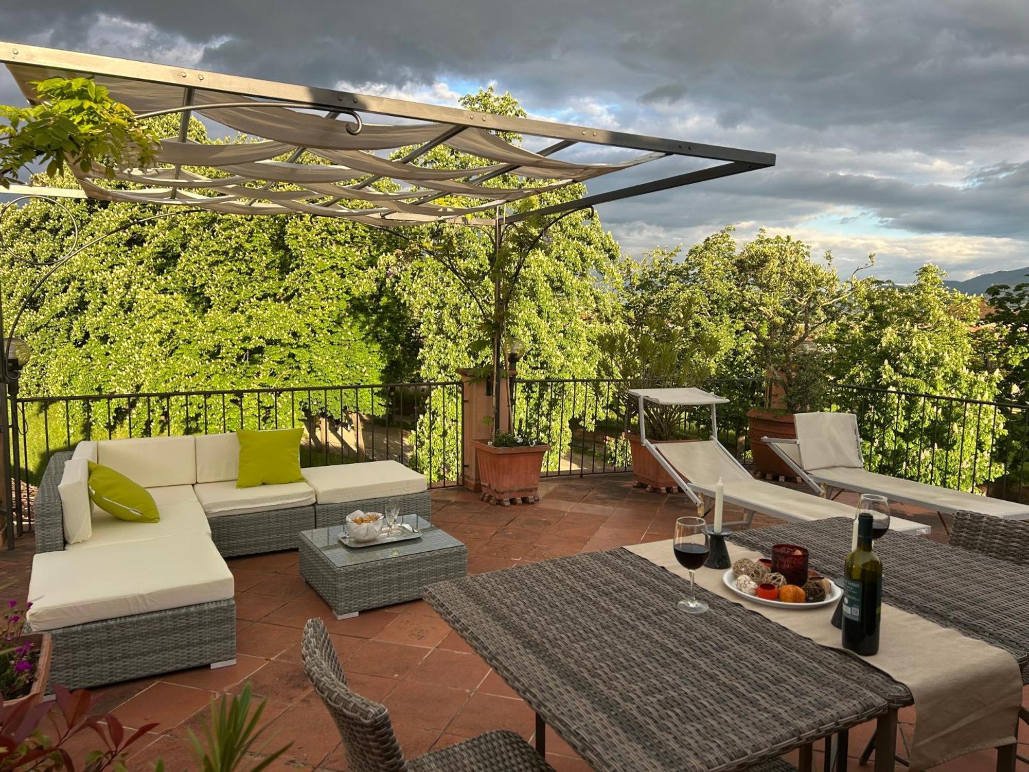 La Terrazza Fra Le Torri Lägenhet Lucca Exteriör bild