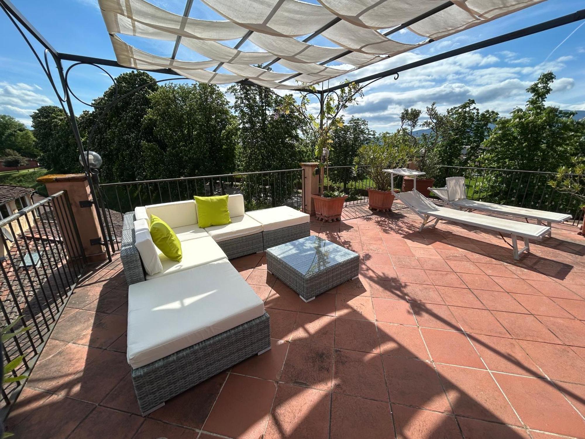 La Terrazza Fra Le Torri Lägenhet Lucca Exteriör bild